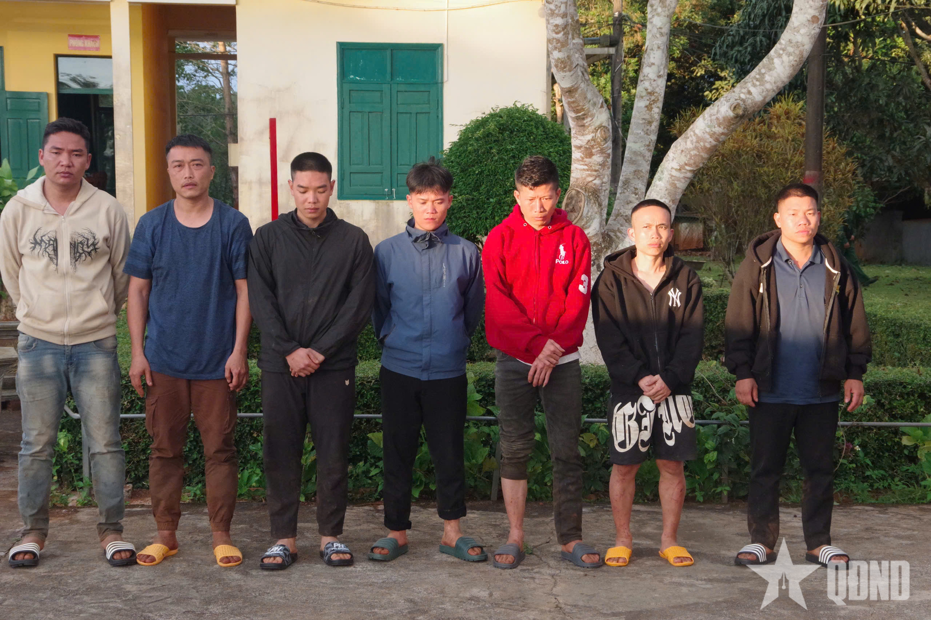 Bộ đội Biên phòng tỉnh Lâm Đồng bắt giữ 13 người nhập cảnh trái phép từ Campuchia